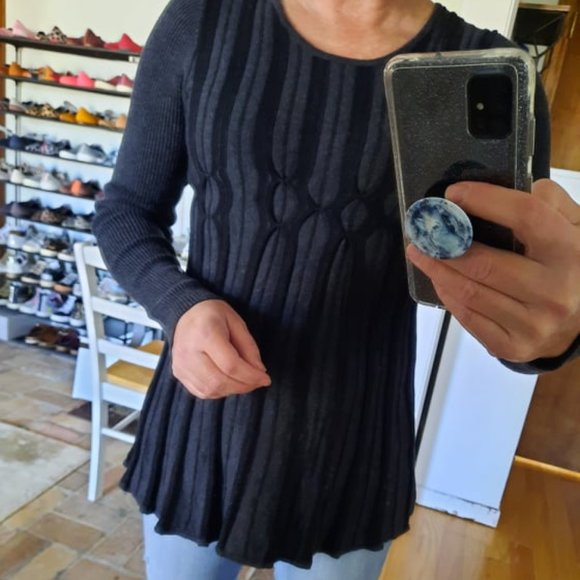 Max Edition medium peplum sweater, EUC - Picture 1 of 3